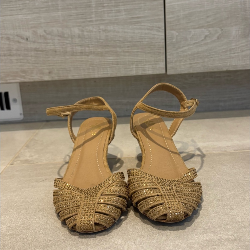 Chic Tan Women's Sandals with Ankle Strap